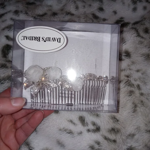David's Bridal Hair Comb - Picture 1 of 3